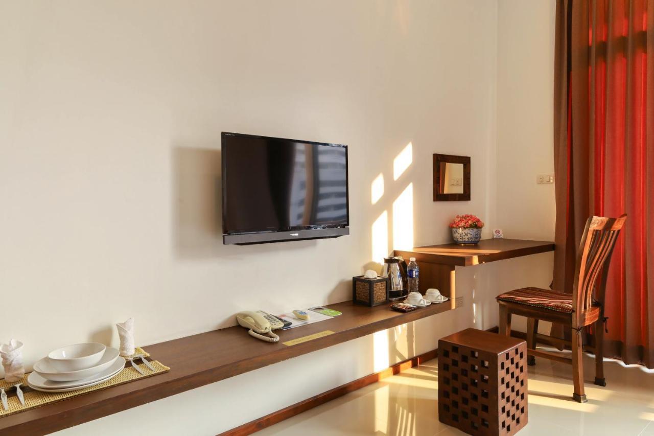 The Choice Hotel - Adults Only Bangkok Ngoại thất bức ảnh