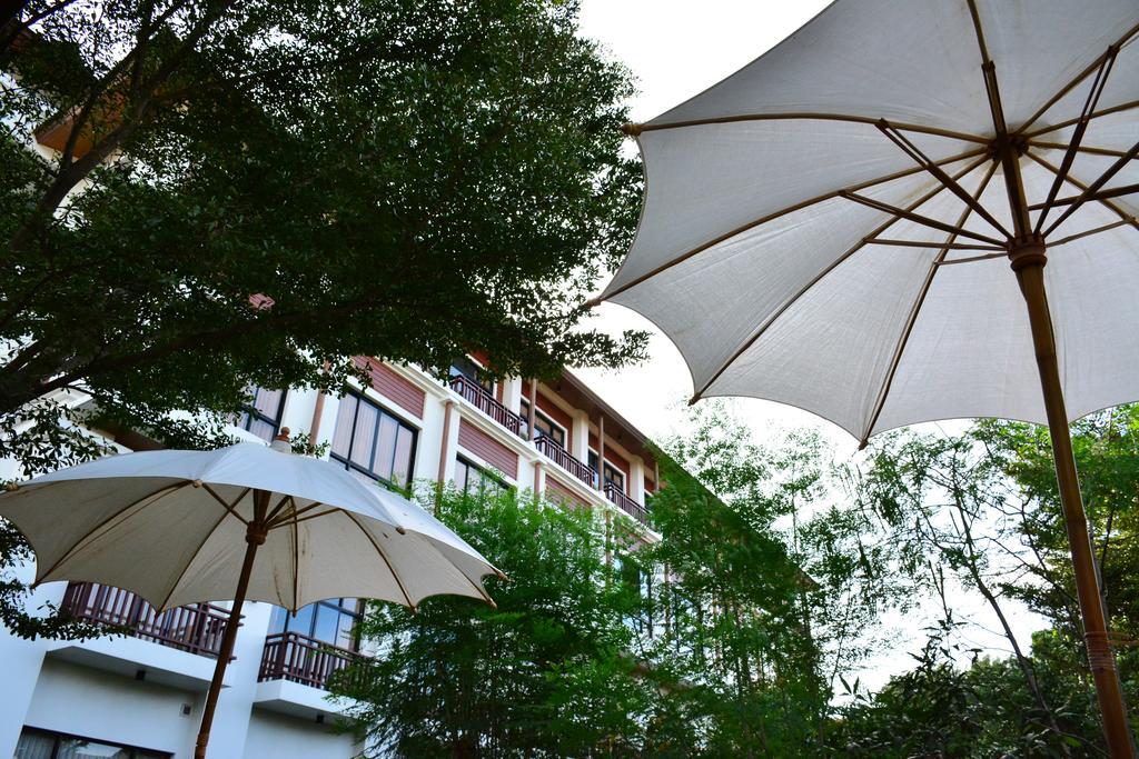 The Choice Hotel - Adults Only Bangkok Ngoại thất bức ảnh